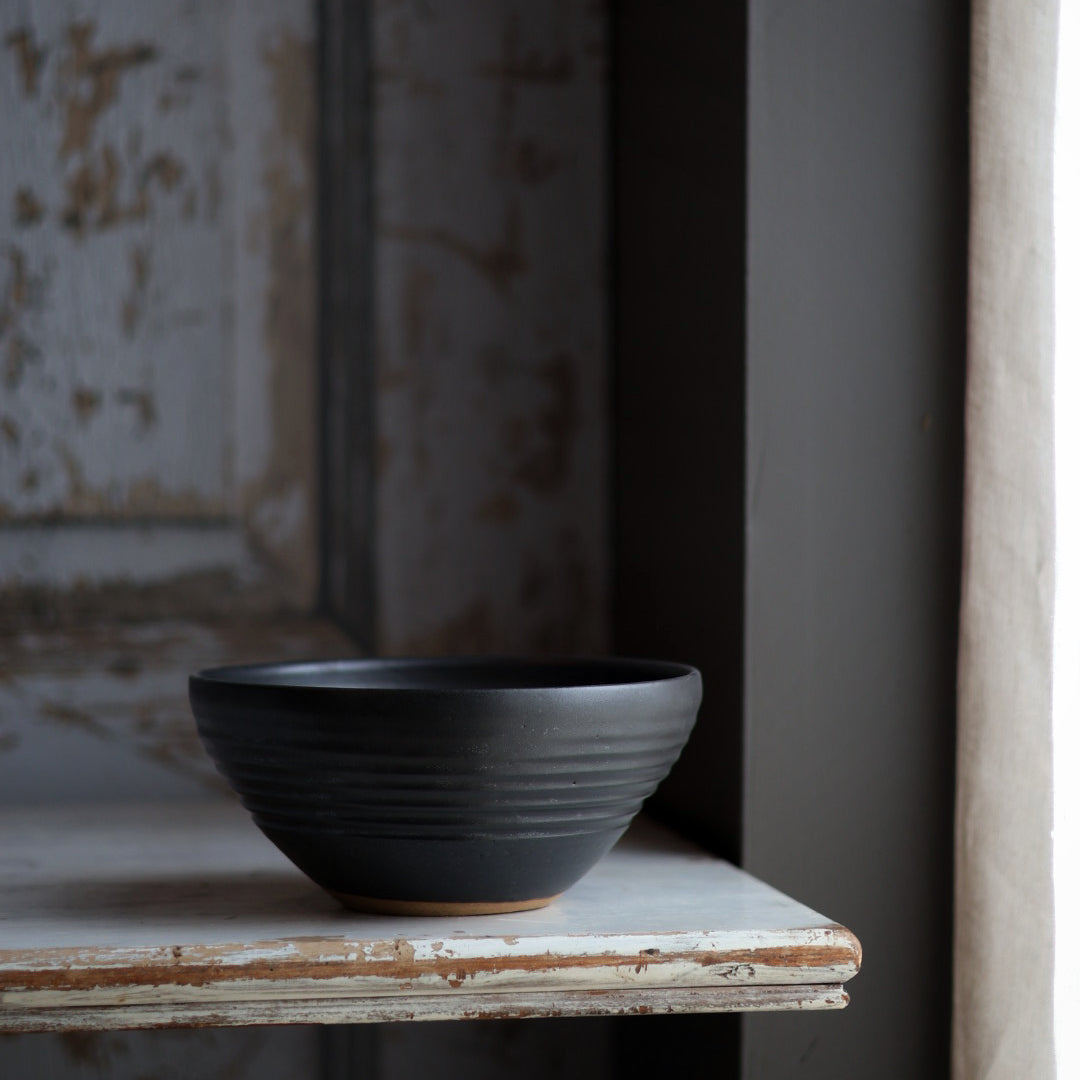 Serving Bowl in Black