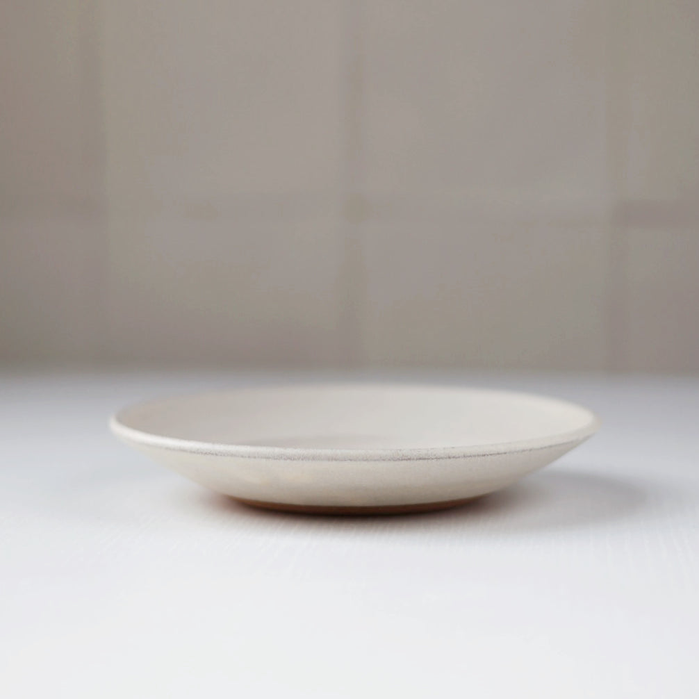 Garlic Plate in Cream
