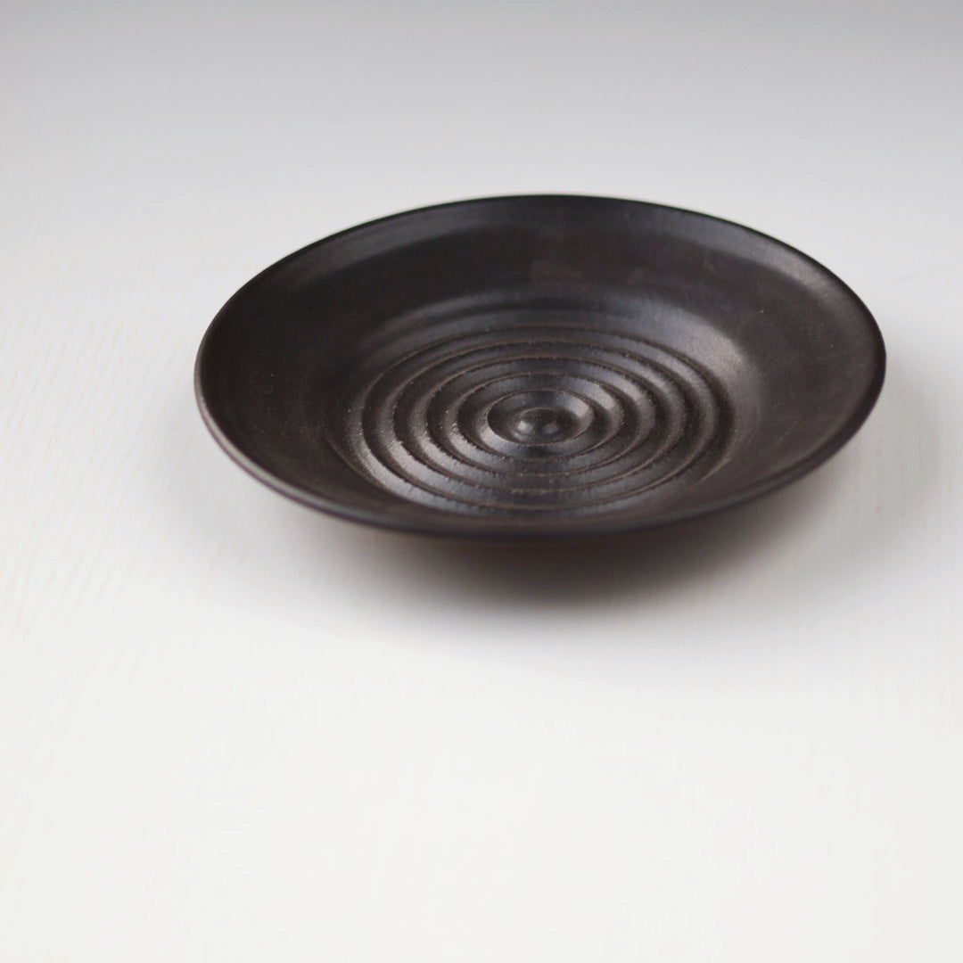 Garlic Plate in Black