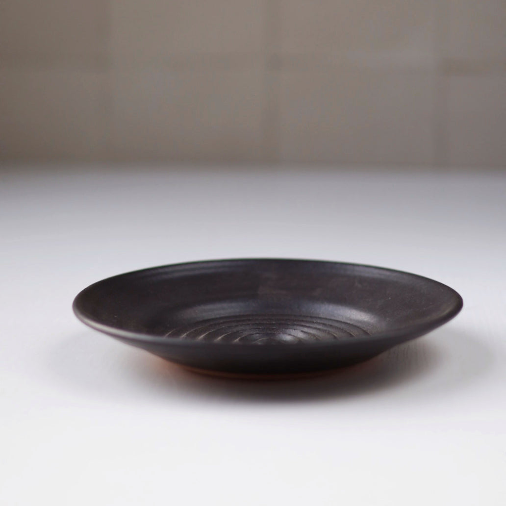 Garlic Plate in Black