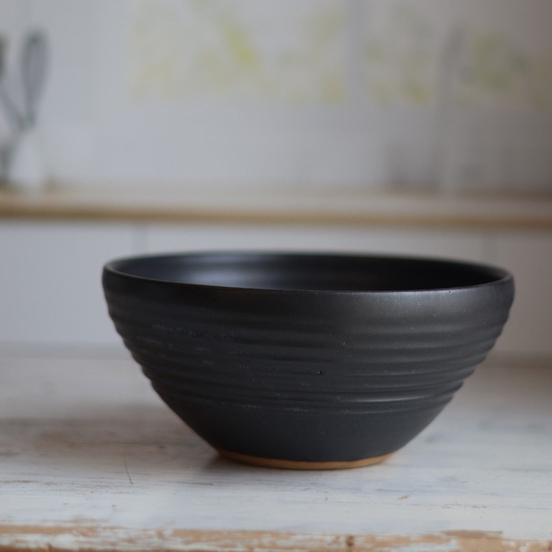 Serving Bowl in Black