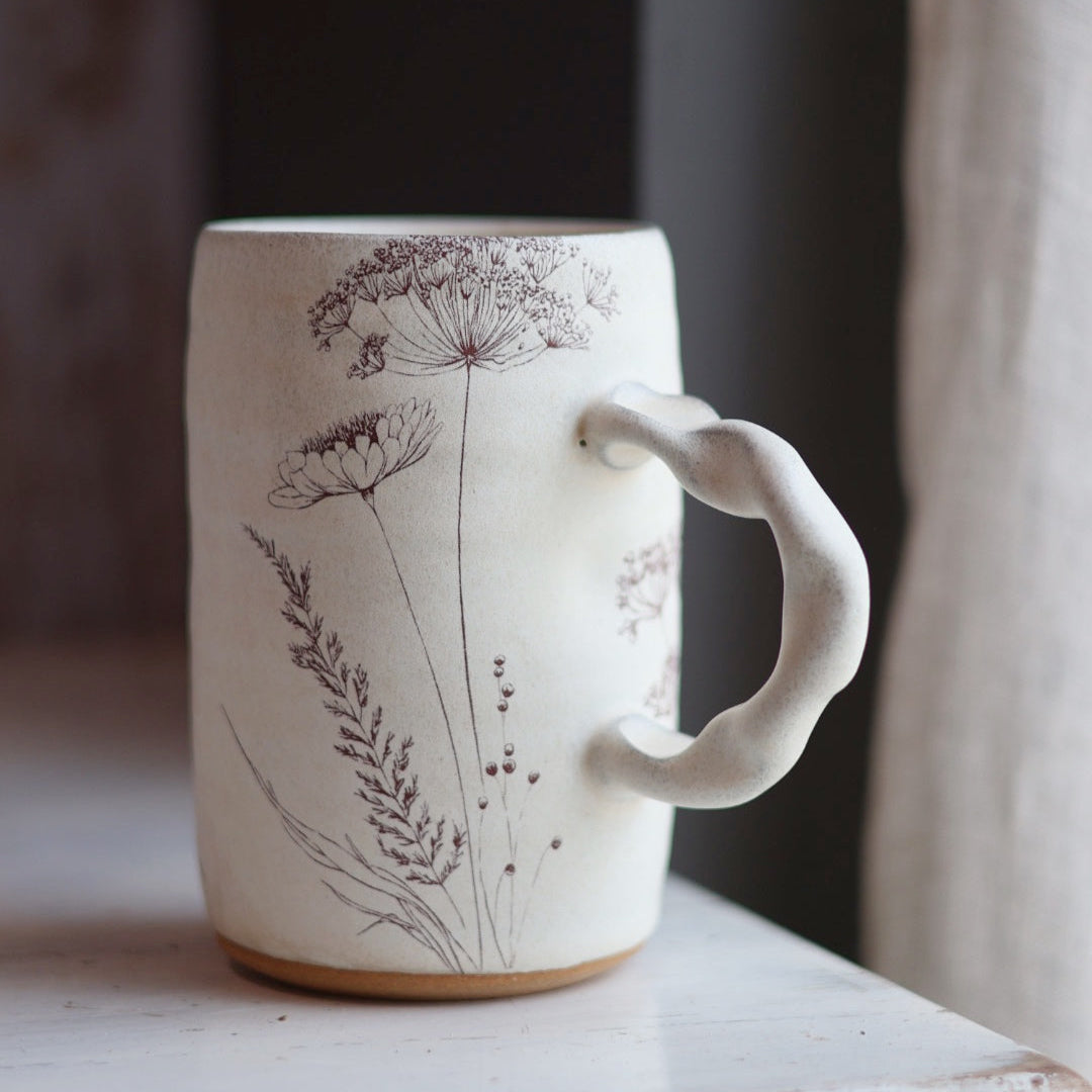 Large Floral Smooth Mug in Cream