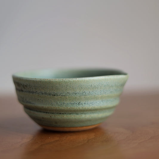 Small Pouring Bowl in Moss Green