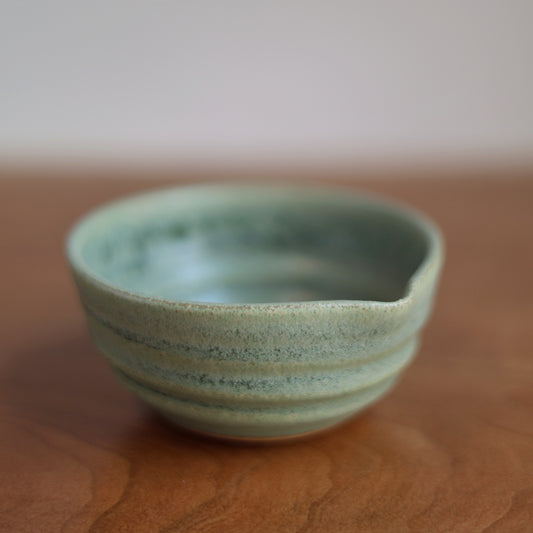 Small Pouring Bowl in Moss Green