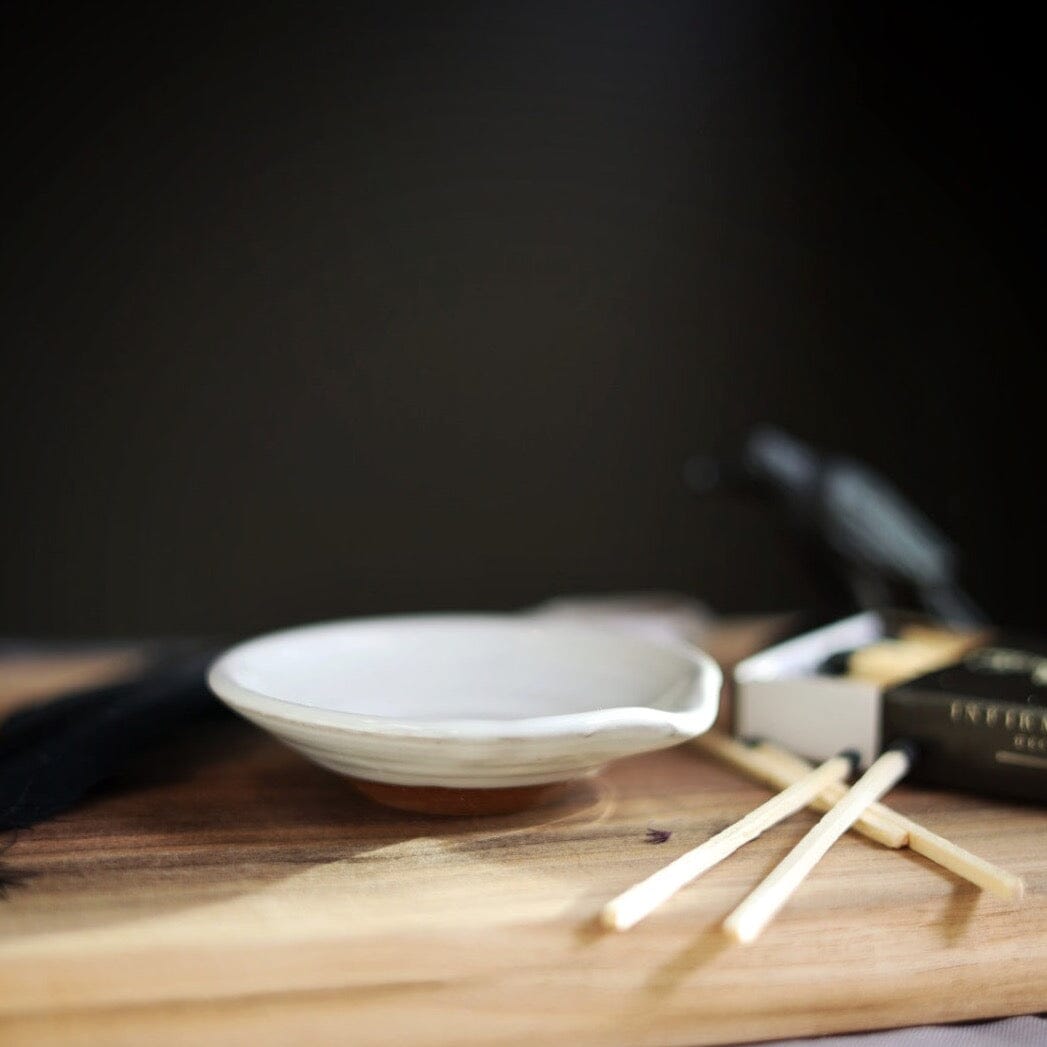 White Ceramic Ashtray Gravesco