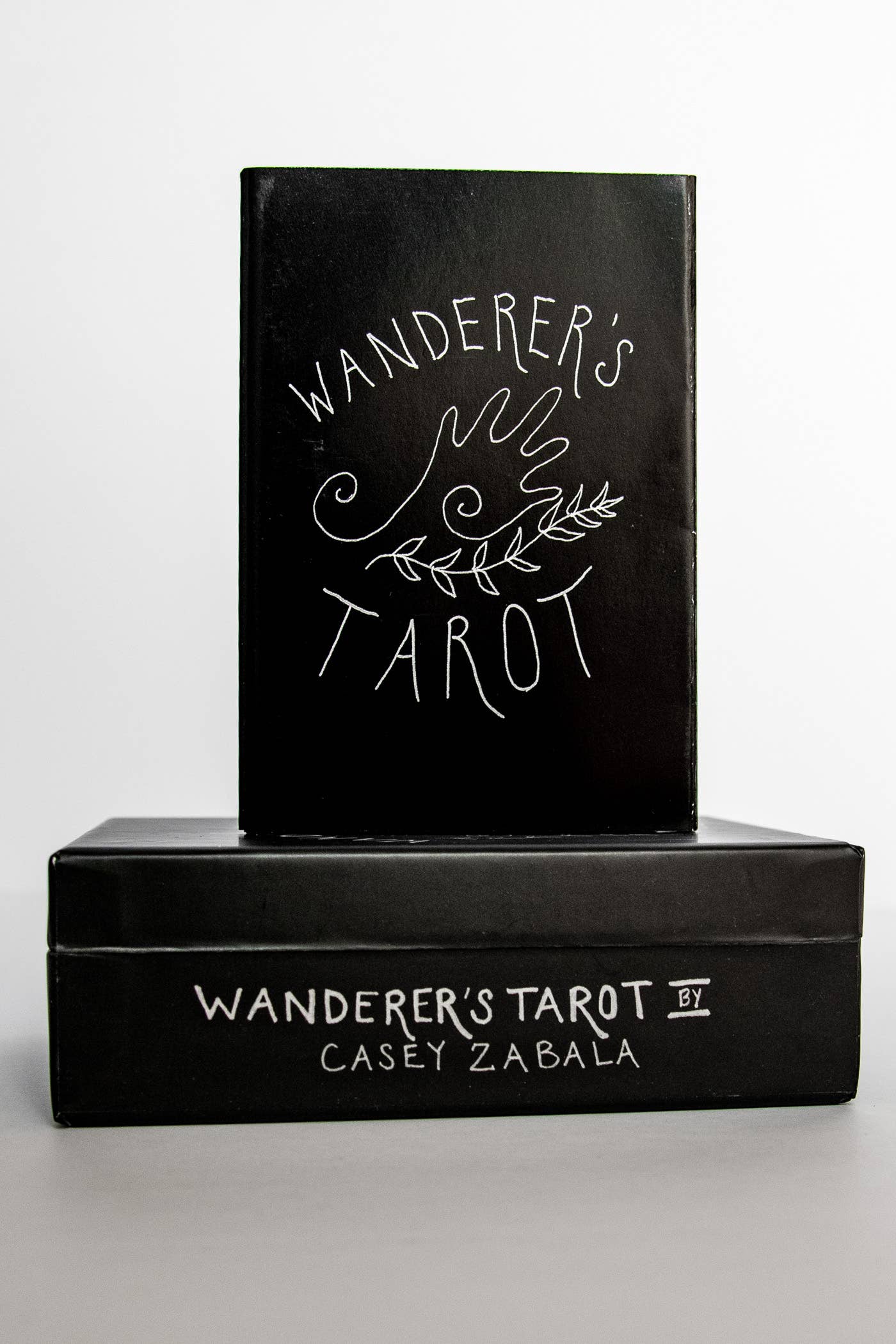 Wanderer's Tarot (78-Card Deck with Fold-Out Guide)