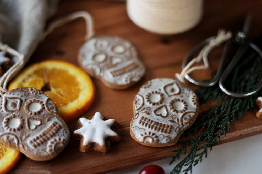 
                  
                    Cream Sugar Skull Ornament - Pottery
                  
                