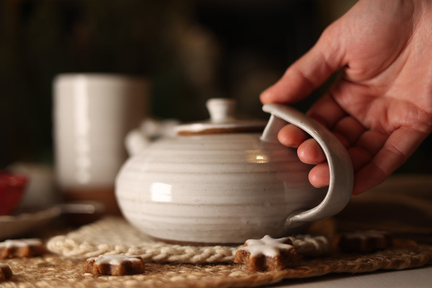 
                  
                    White Teapot 5
                  
                