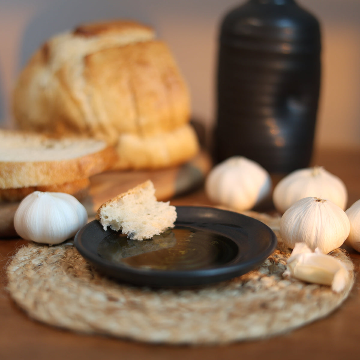 Mini Garlic Plate in Black