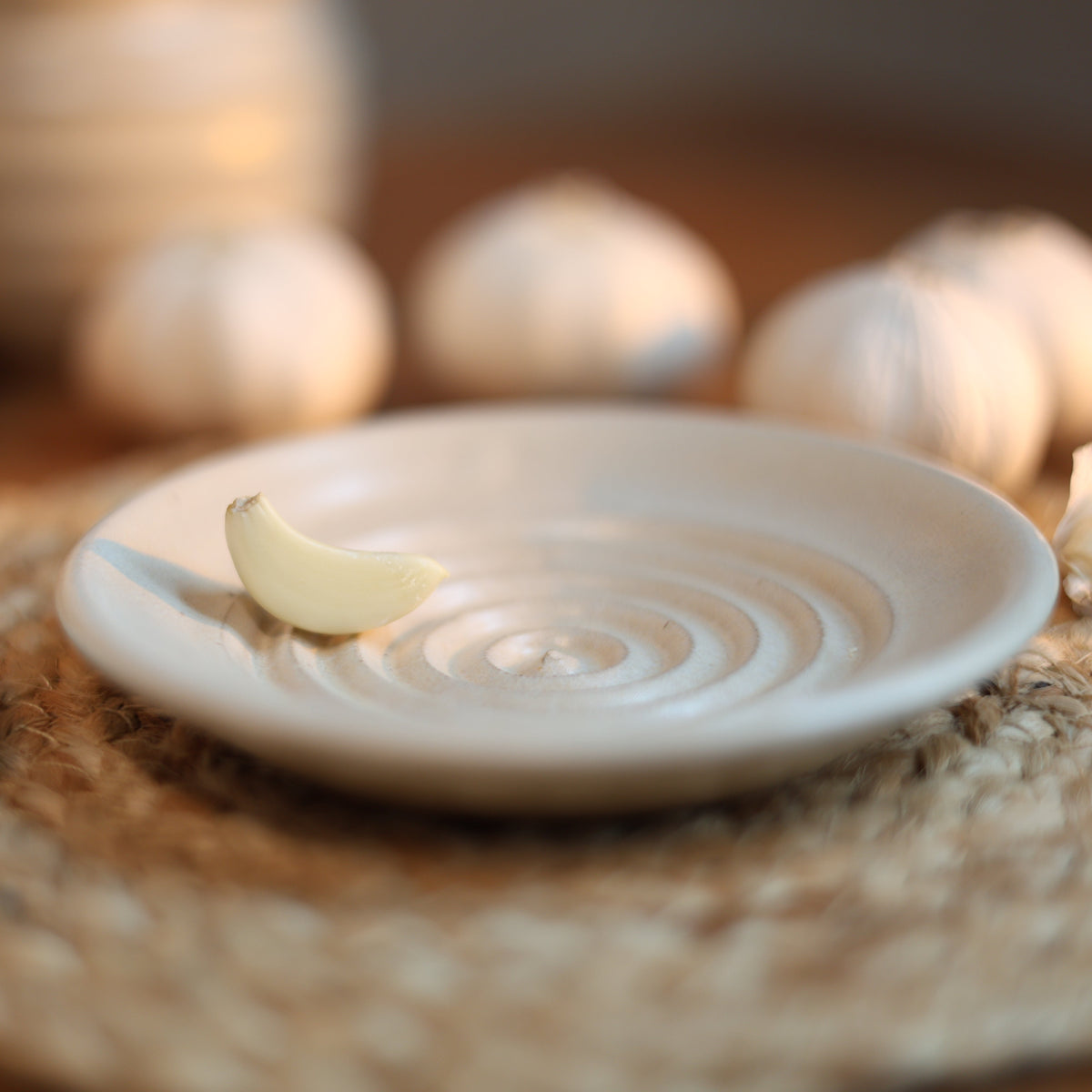 Mini Garlic Plate in Cream