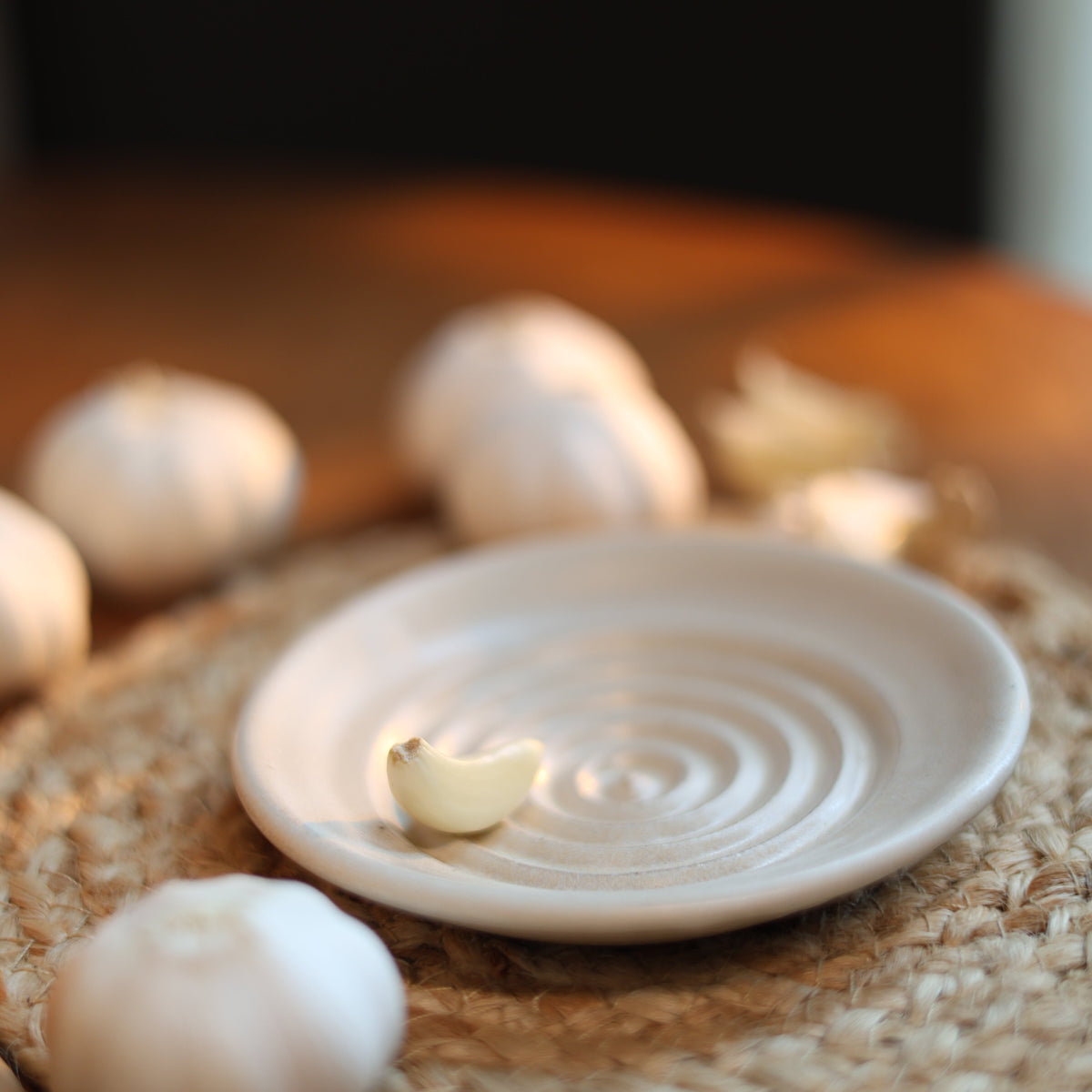 Mini Garlic Plate in Cream