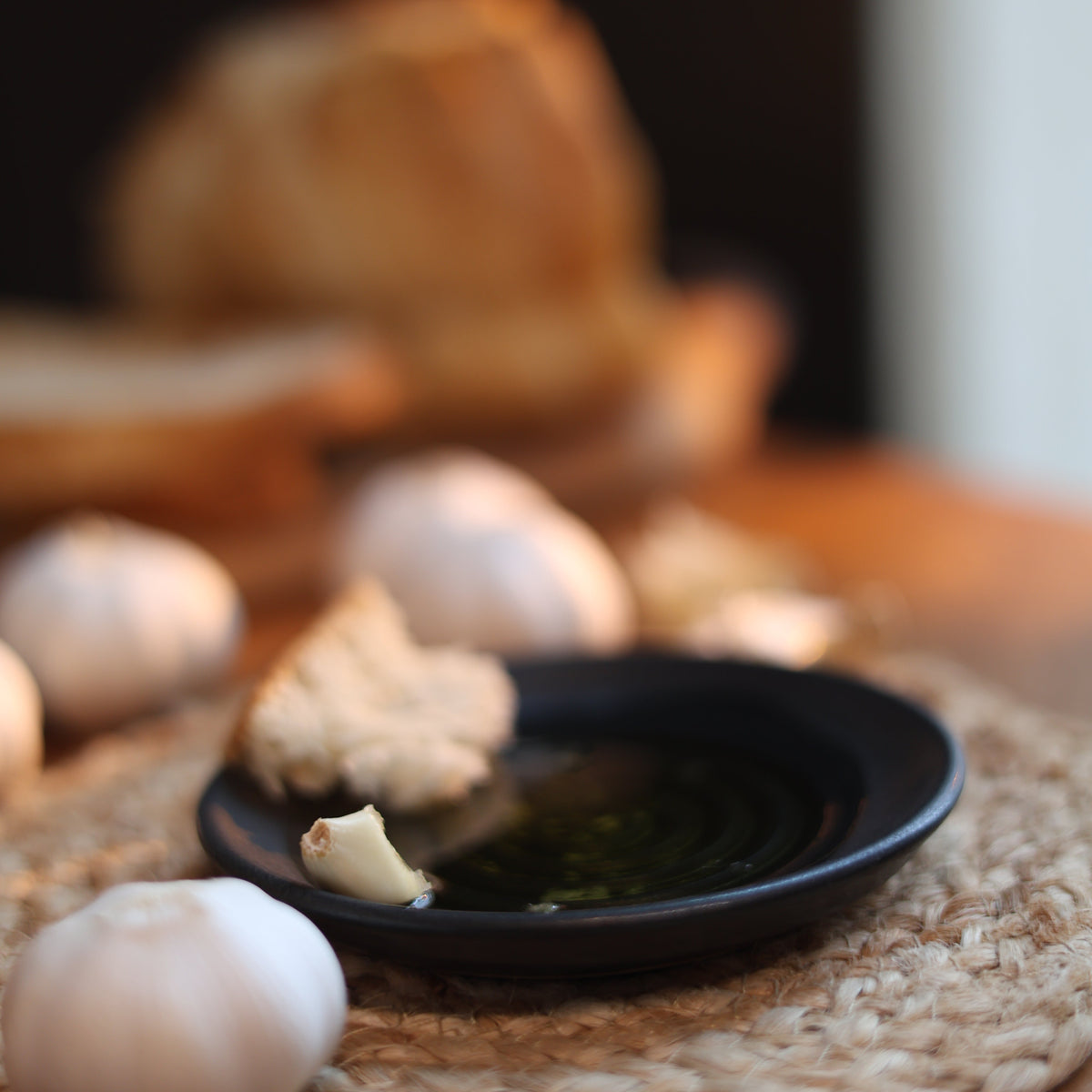 Mini Garlic Plate in Black