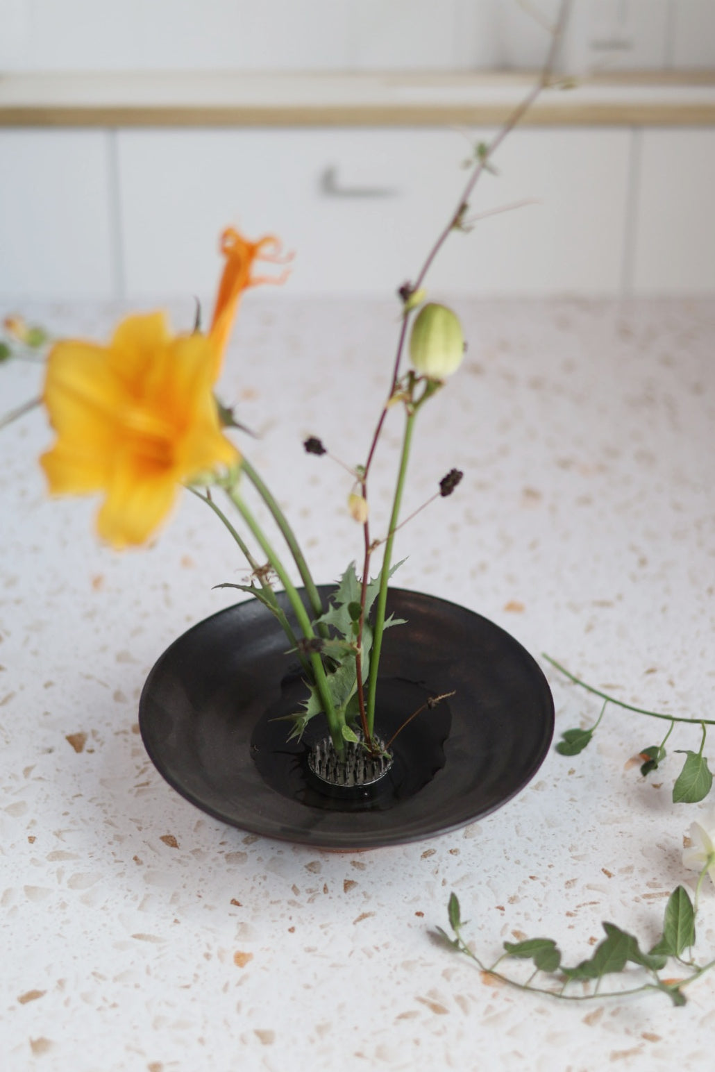 Ikebana Dish in Black