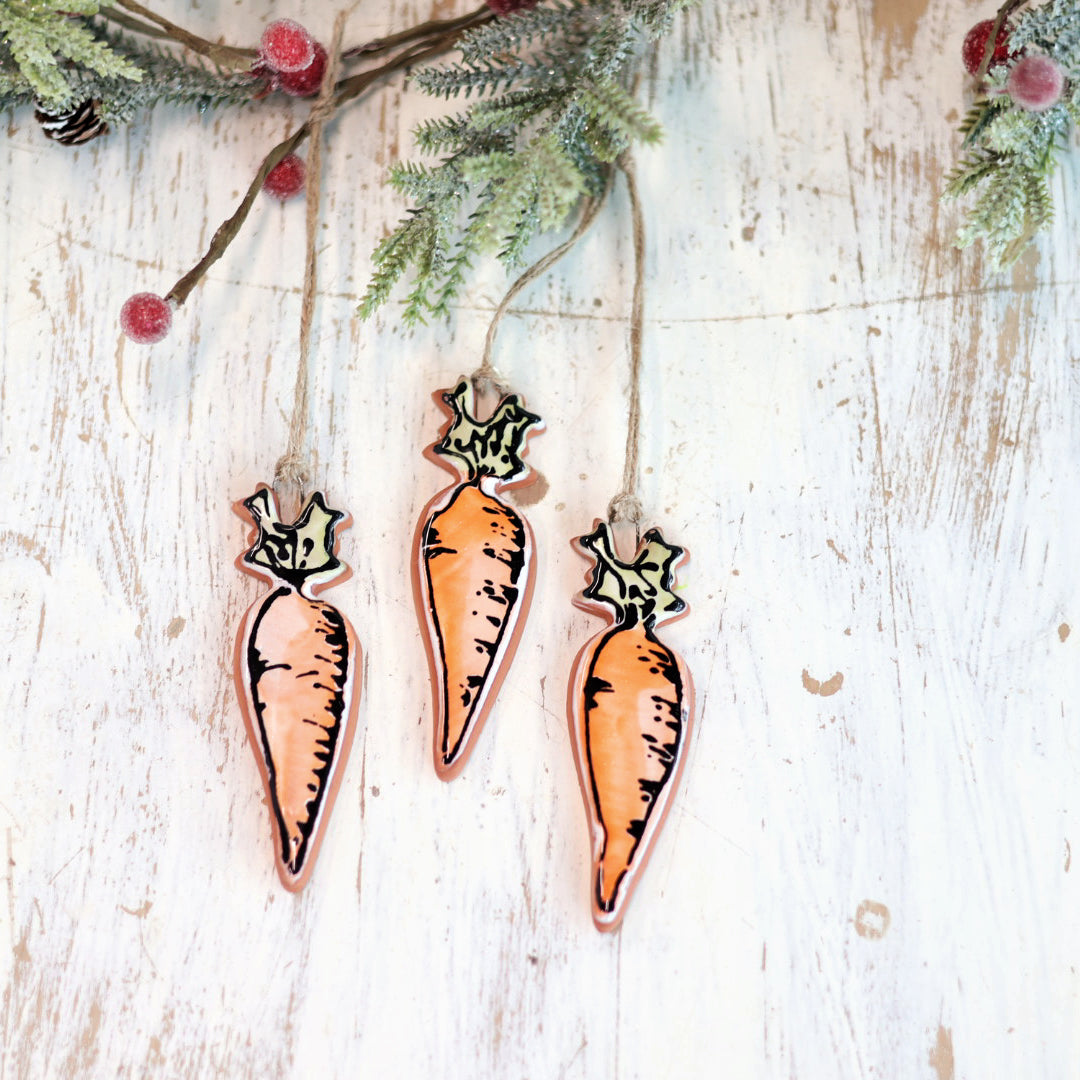 Handpainted Majolica Carrot Ornament