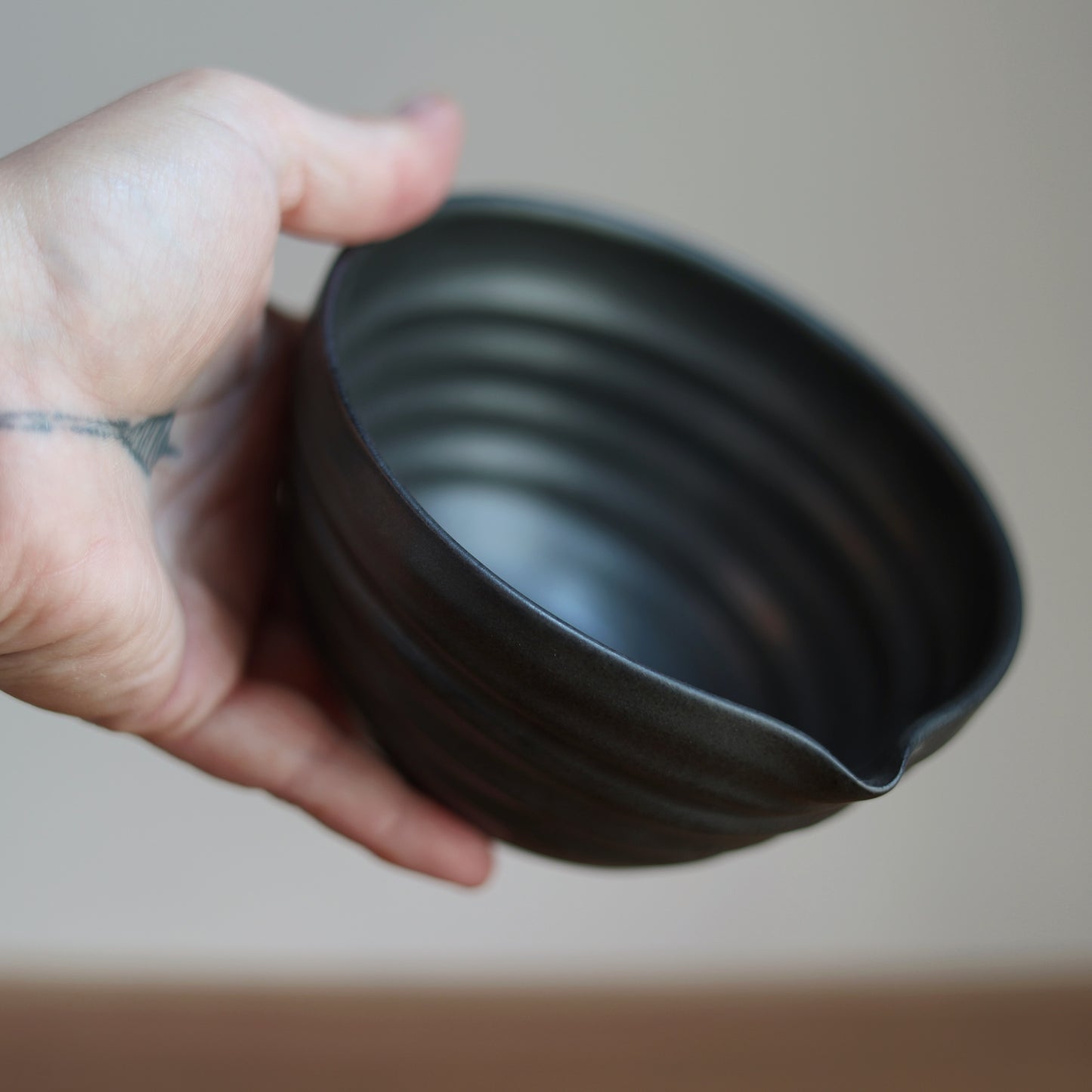Large Pouring Bowl in Black