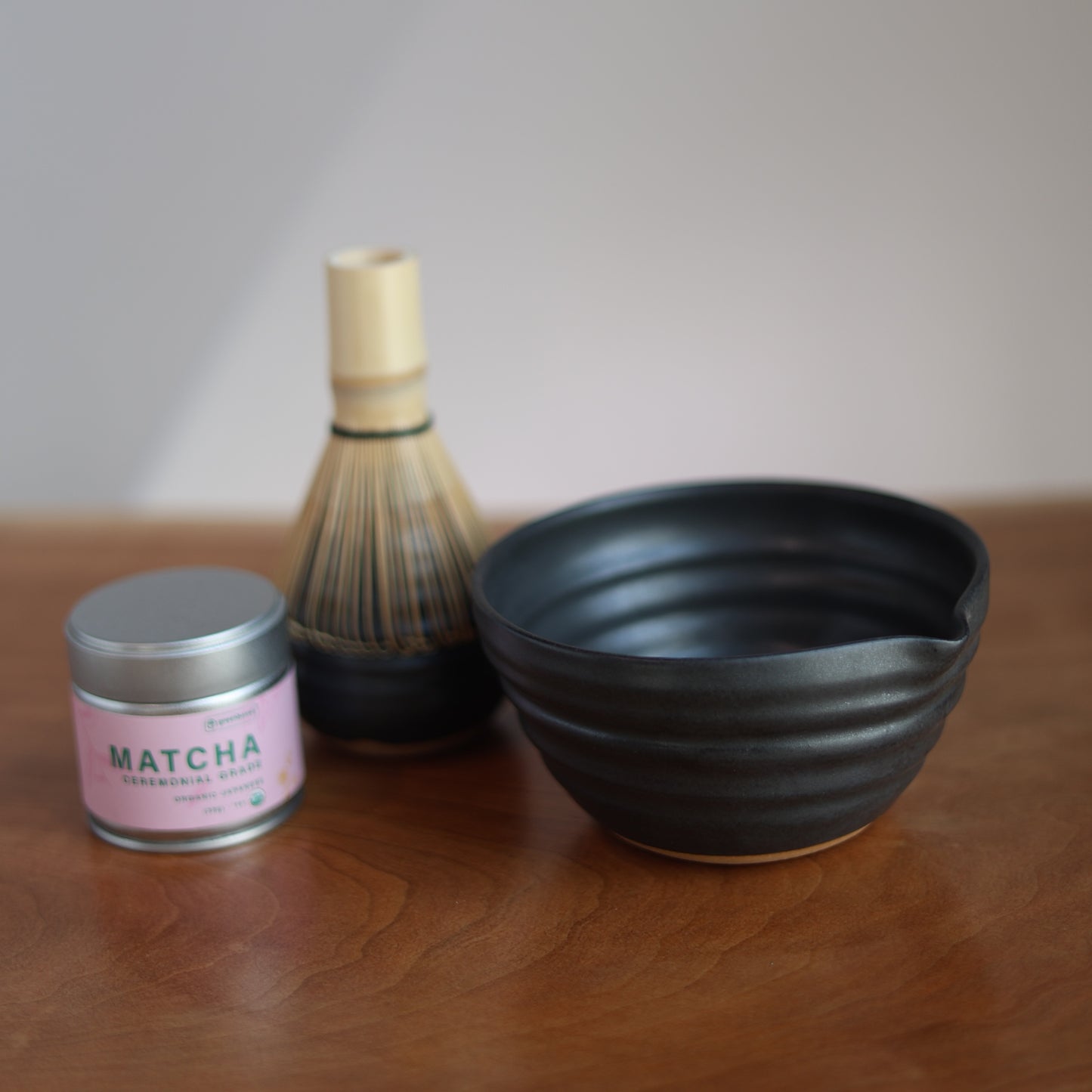 Large Pouring Bowl in Black