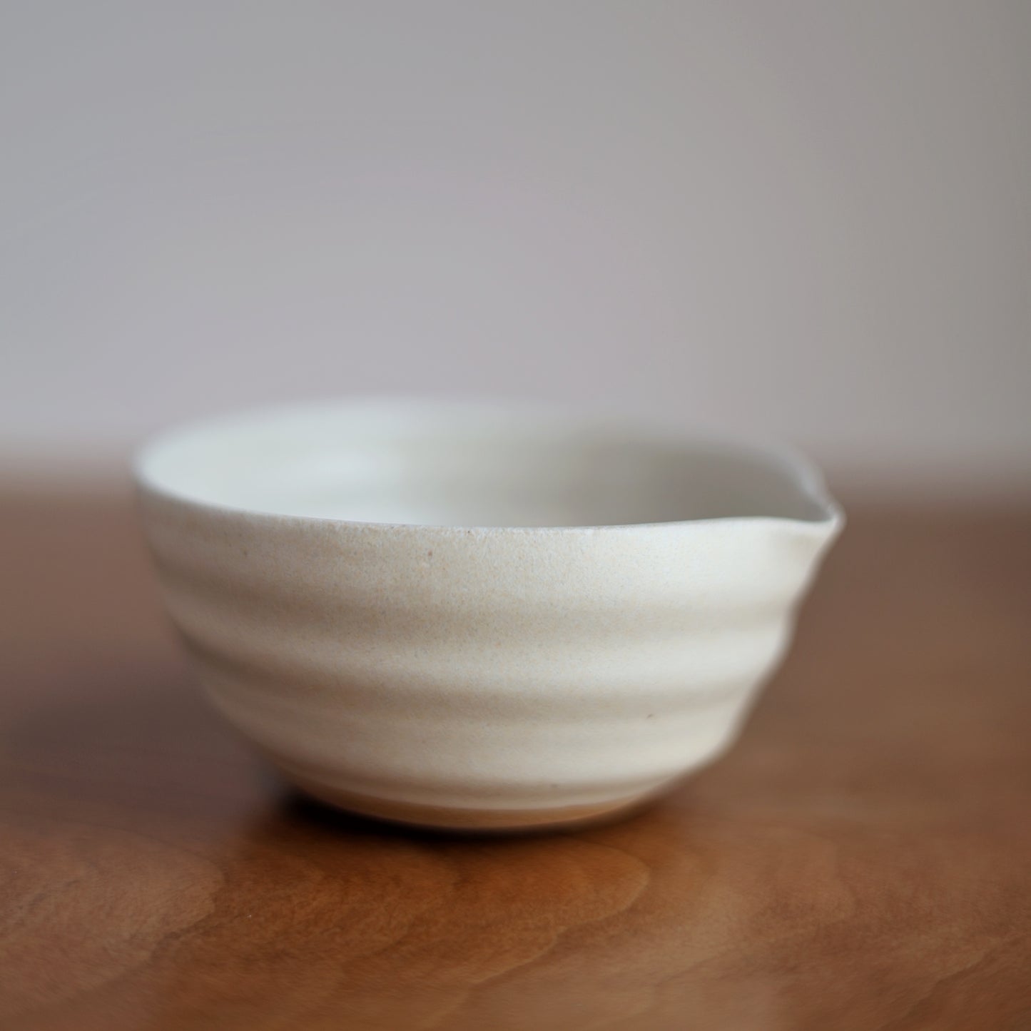Small Pouring Bowl in Cream
