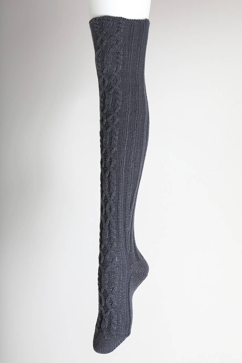 Cable Knit Socks: Gray
